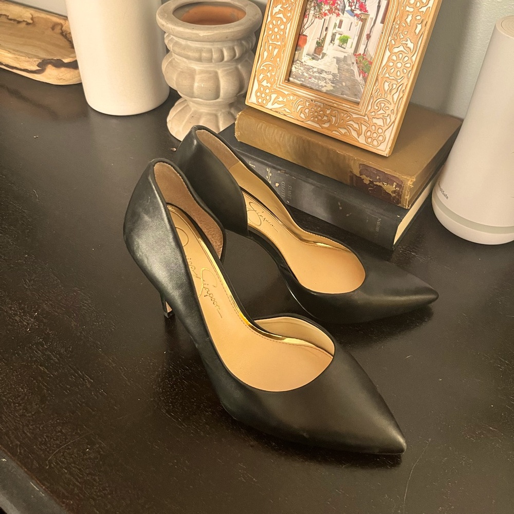 Jessica Simpson Black Leather Pumps